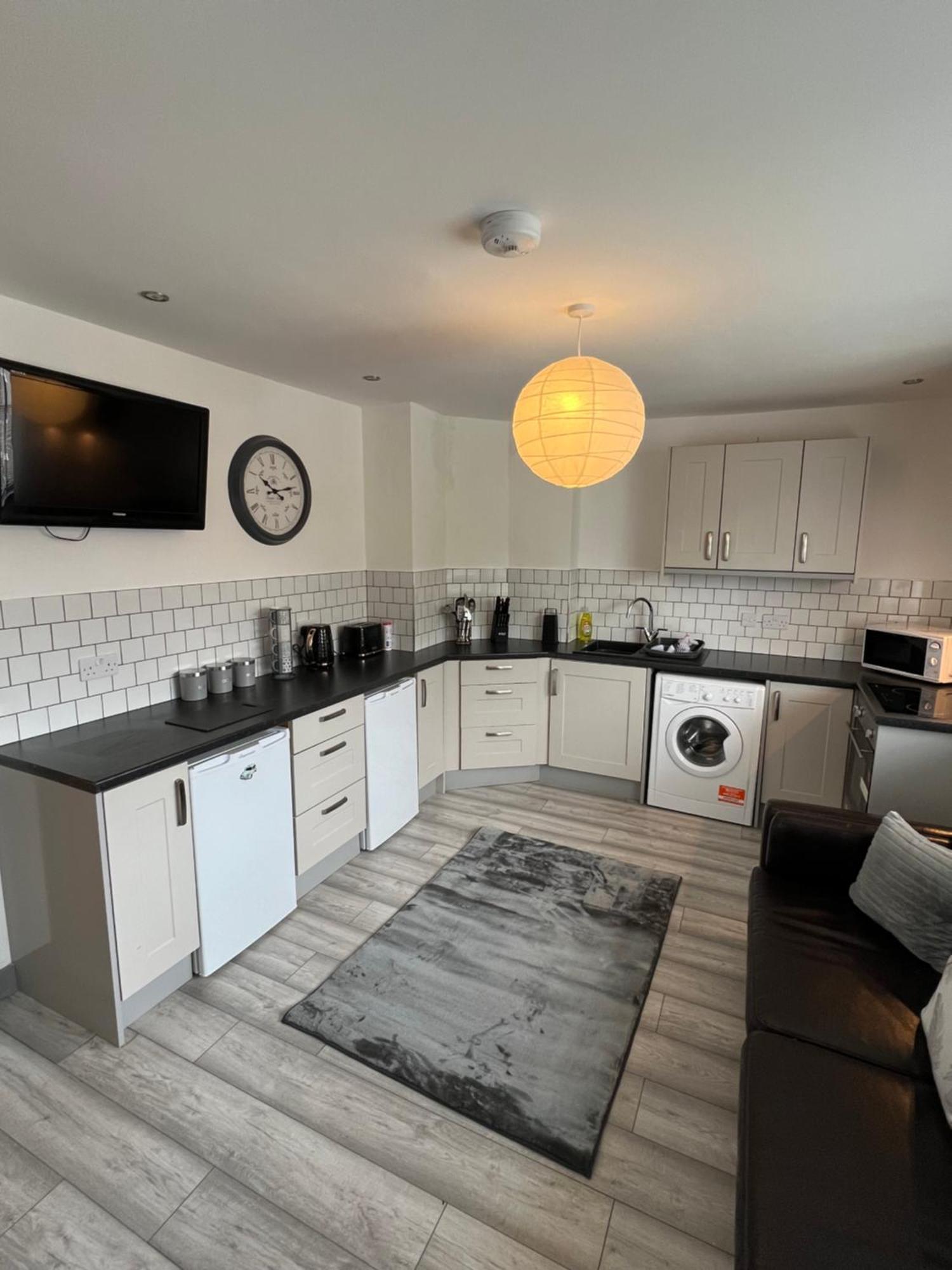Cosy Modern Apartment Warrington Eksteriør billede
