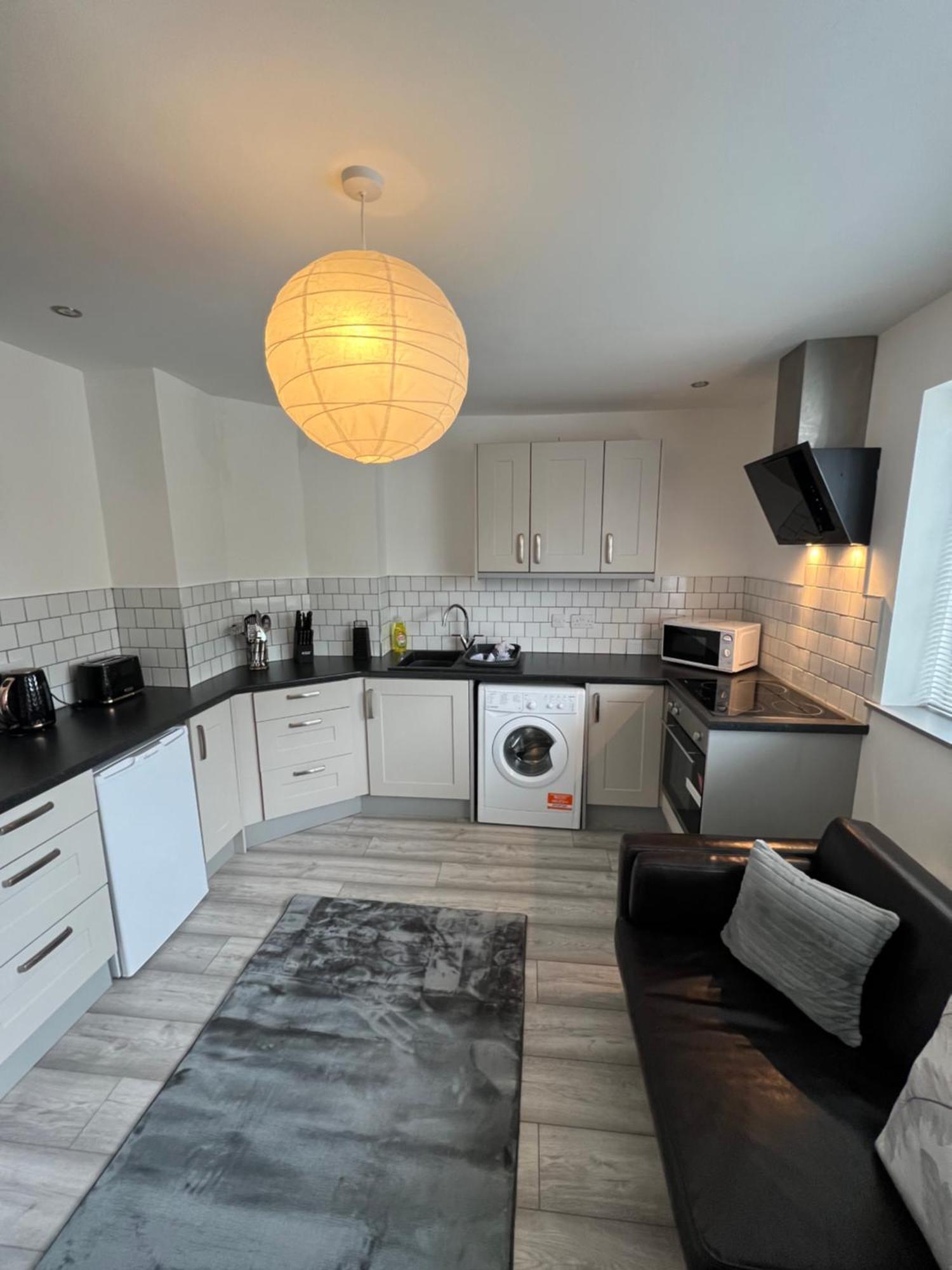Cosy Modern Apartment Warrington Eksteriør billede