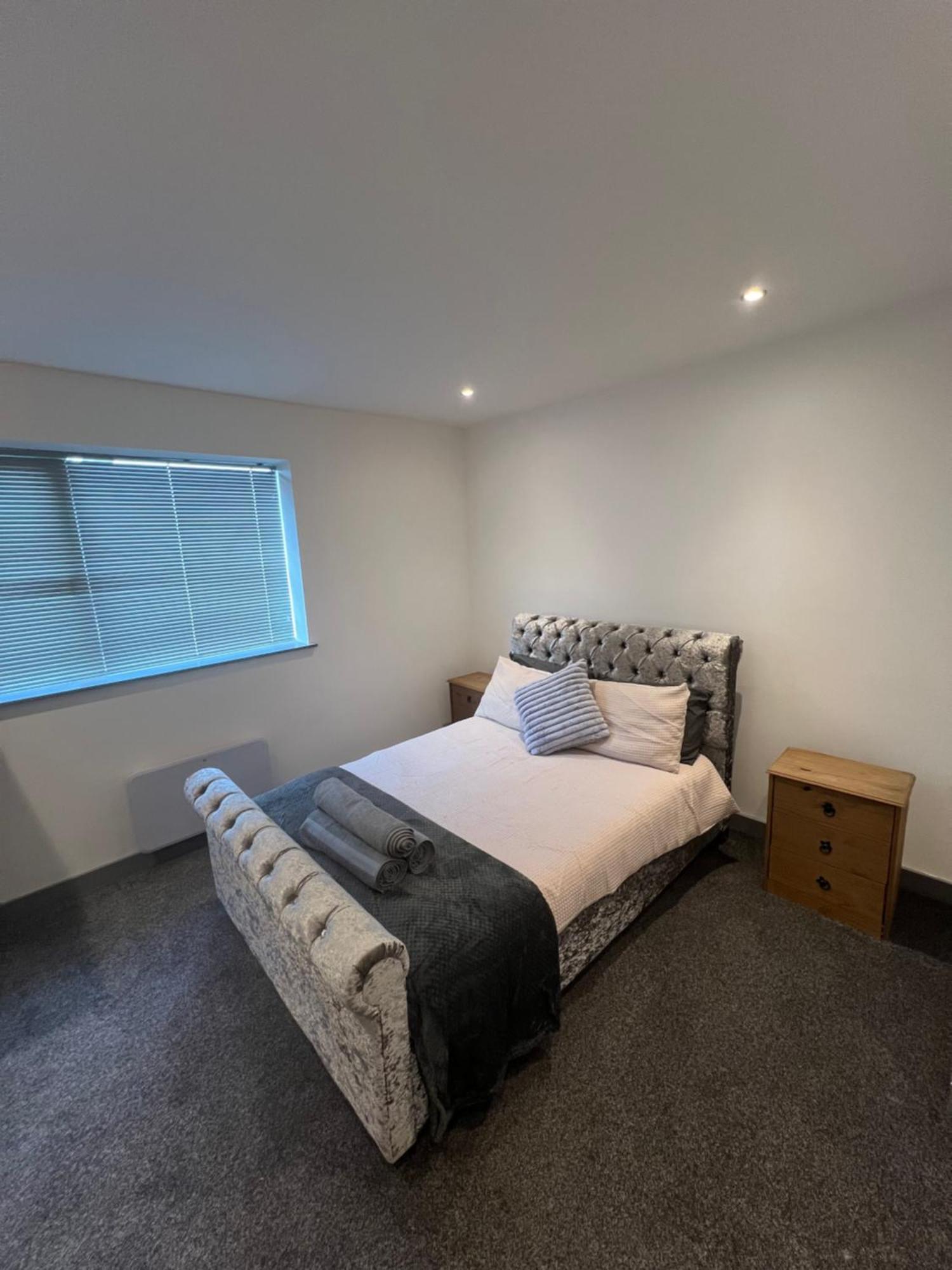 Cosy Modern Apartment Warrington Eksteriør billede